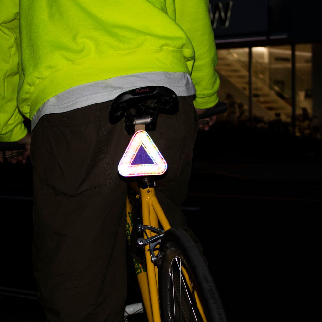 BLUE LUG TRIANGLE REFLECTOR